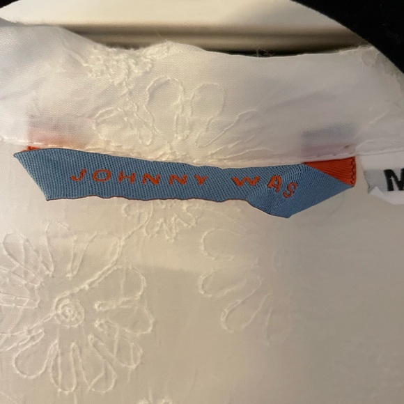 Johnny Was White Floral Embroidered Snap Down Top. Like New!! - Picture 3 of 11